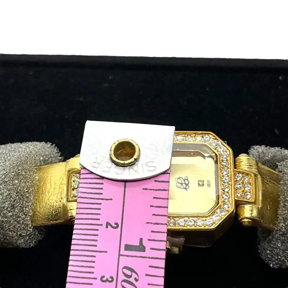 Elizabeth Taylor Watch Ladies Gold Tone Japan Movement Rhinestone Face New Retro